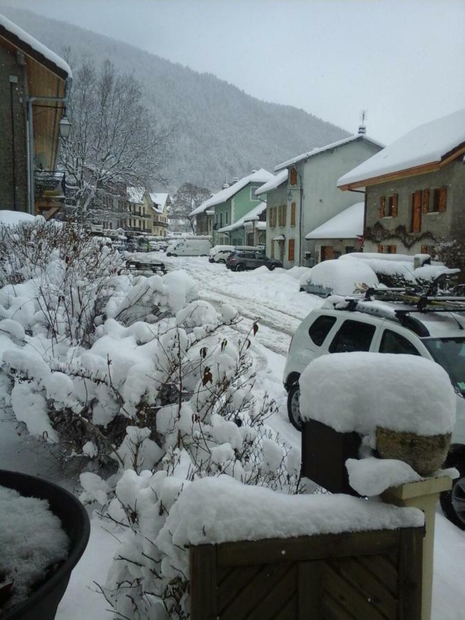 Chambre D'Hotes "Le Moulin" Thones Bagian luar foto